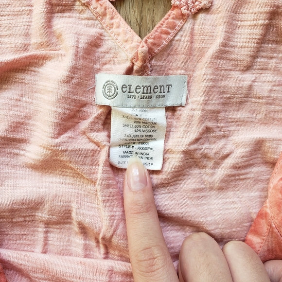 Element Cropped Tank - Picture 3 of 3